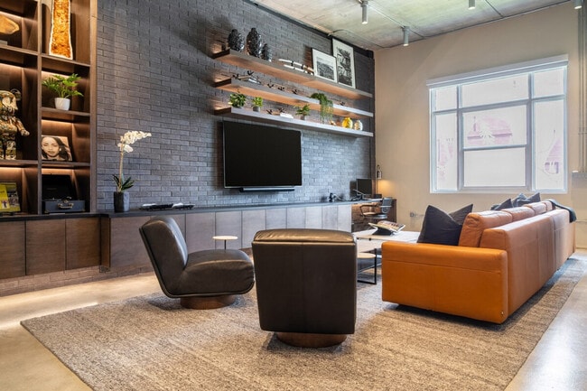 Building Photo - 250 NW 23rd St Unit ID1306990P