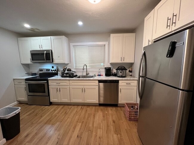 Photo - 288 Meridian St Unit 1