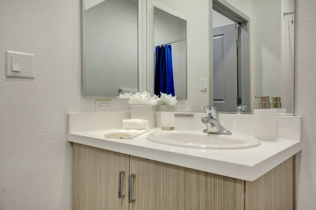 Photo - Siegel Suites Swenson II