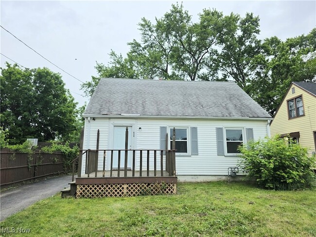 Building Photo - 859 E Avondale Ave