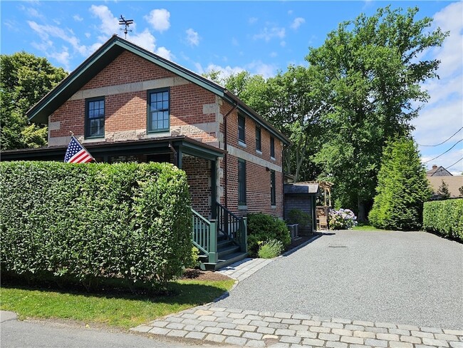 Photo - 209 Coggeshall Ave