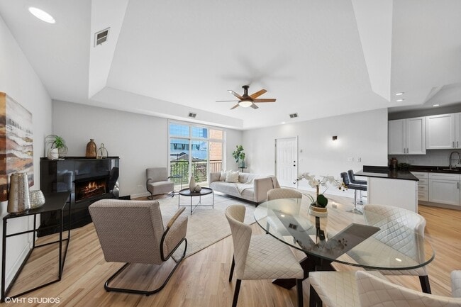 Photo - 820 W Hubbard St Unit 4