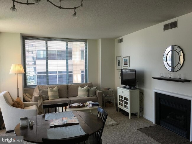 Photo - 851 N Glebe Rd Unit 419