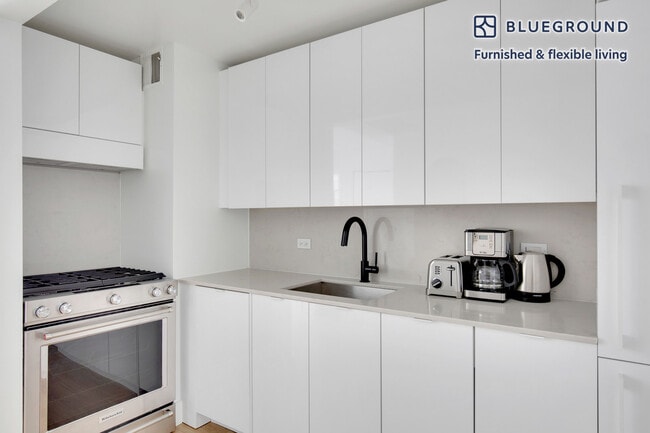 Photo - 160 W 24th St Unit FL12-ID804