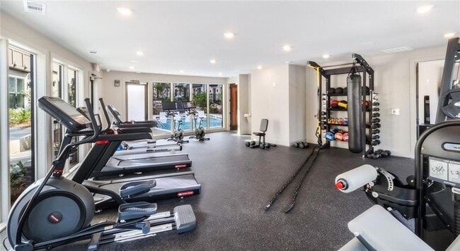 Photo - 277 Clifton St SE