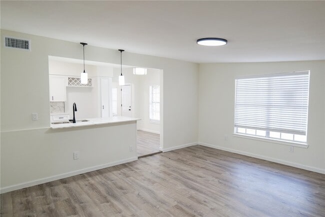 Photo - 10822 Mayfield Dr