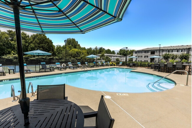 Building Photo - Retreat at Waterside