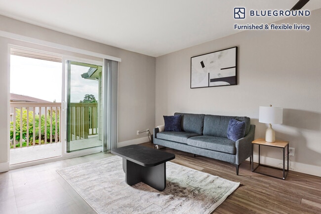 Building Photo - 766 Edgewater Blvd Unit FL3-ID2053