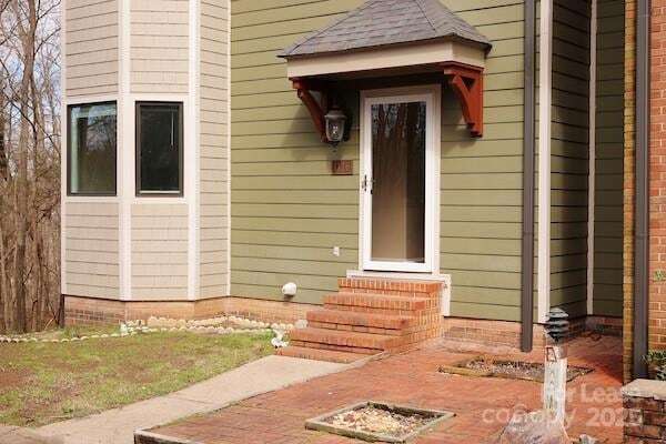 Photo - 1126 Hanford Pl NW