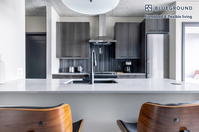 Photo - 939 W Washington Blvd Unit FL8-ID291