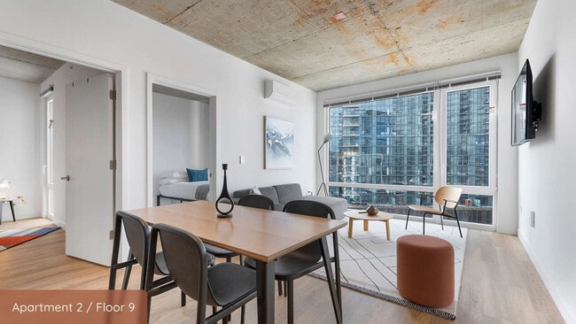 Photo - 853 W Blackhawk St Unit ID1243848P