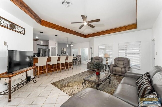 Photo - 1 Torrey Pines Dr