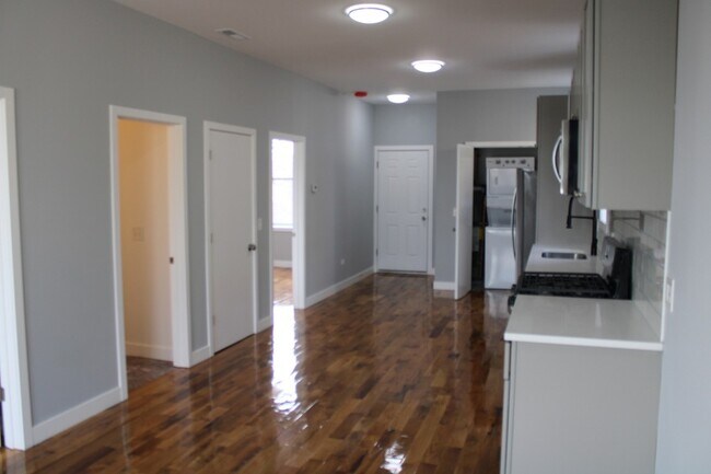 Photo - 1533 S Ridgeway Ave Unit 1R