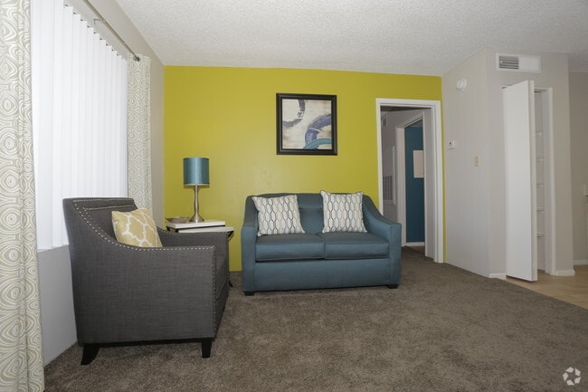 1BR, 1BA - 480 SF - The Resort on 35th