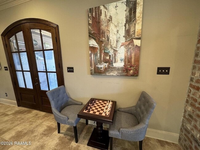 Photo - 330 Dunvegan Ct