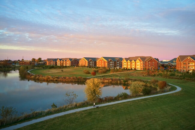 Aria's stunning lake views & trails - Aria Discovery LLC