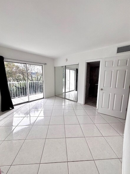 Photo - 1407 NE 56th St Unit 315