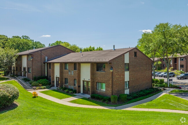 Photo - Willow Lake Apartments