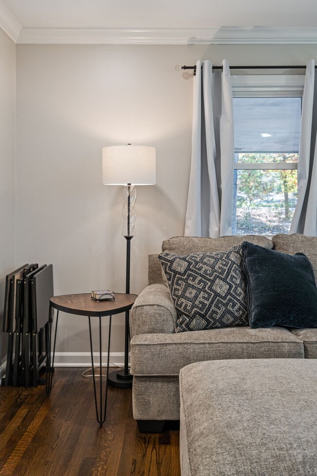 Building Photo - 6 Oriole Dr Unit ID1234806P