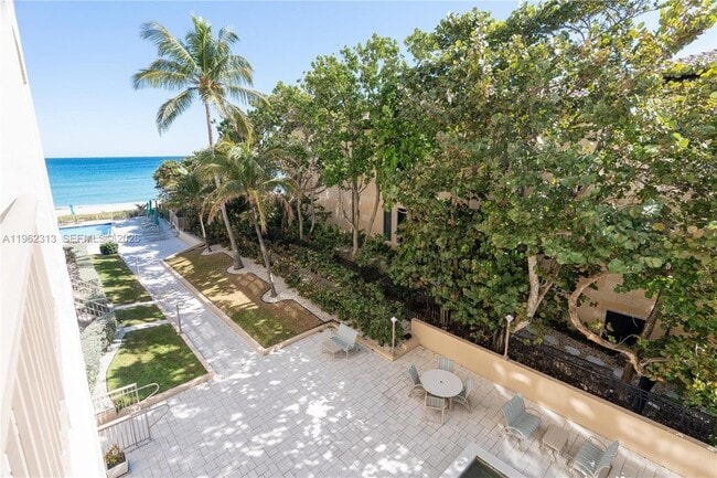 Photo - 1021 Hillsboro Mile Unit 204 Unit 204