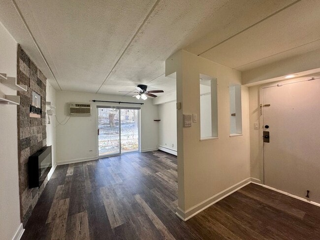 Photo - 270 Shorewood Dr Unit GA