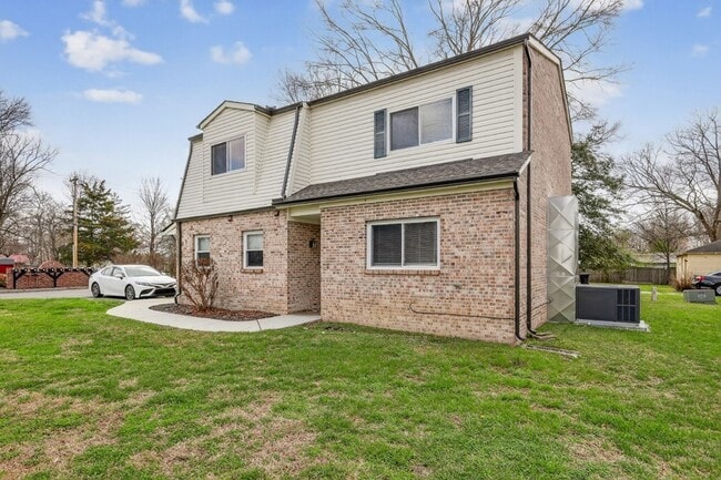 Photo - 601 E Grundy St Unit B