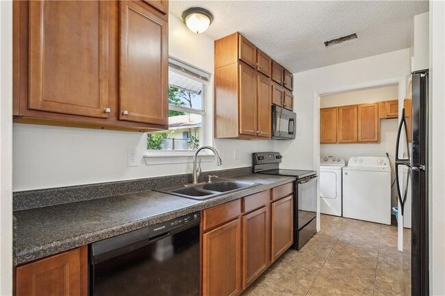 Photo - 28547 Canal Dr