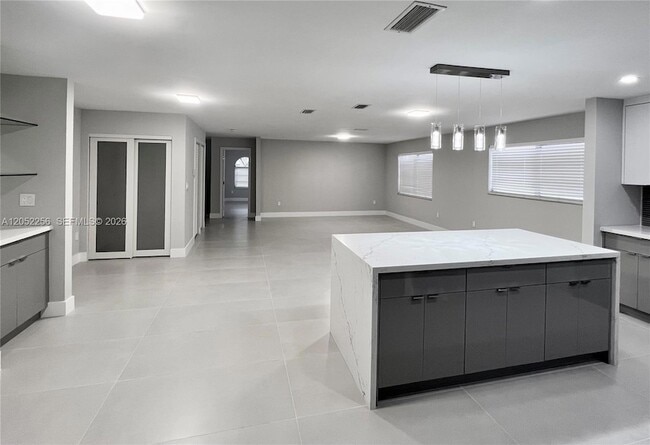 Photo - 240 SE 7th St