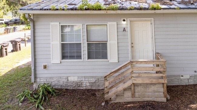 Building Photo - 37 Evergreen Ave Unit A