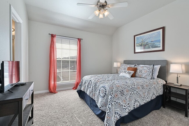 Photo - 1001 Krenek Tap Rd Unit ID1328064P