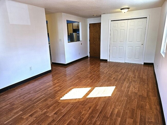 Building Photo - 75 Scotch Pond Pl Unit 32
