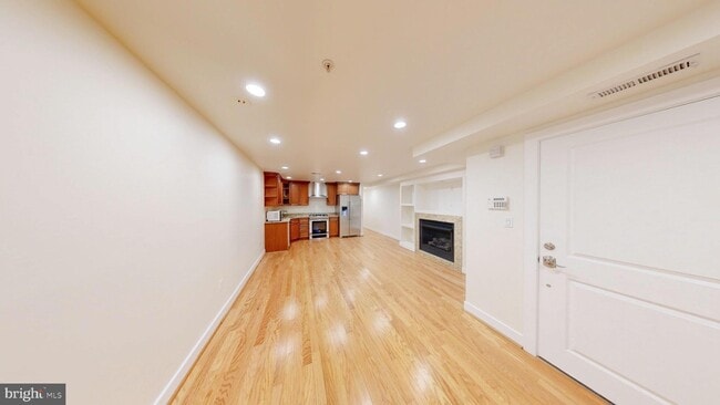 Building Photo - 1462 Harvard St NW Unit 1