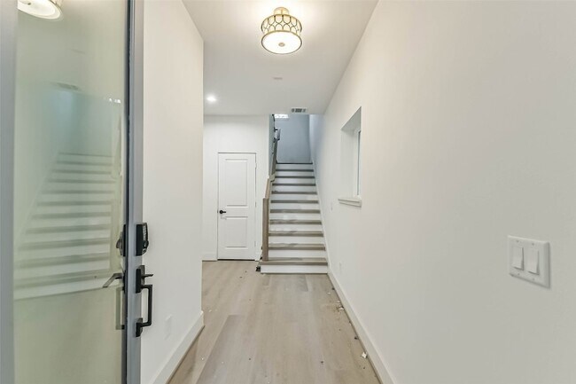 Photo - 7709 Earl Rudder Wy