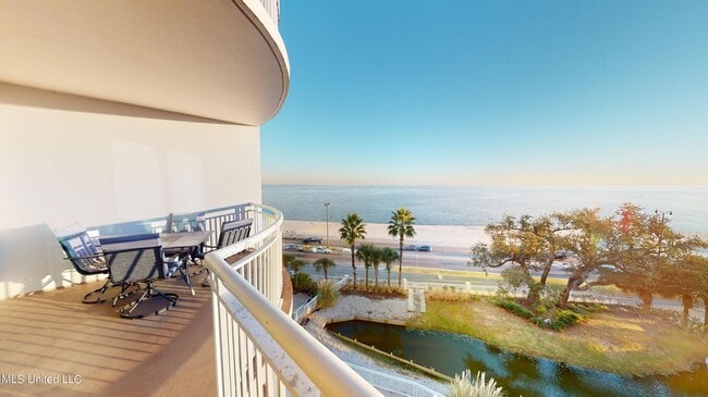 Photo - 2228 Beach Dr Unit 506