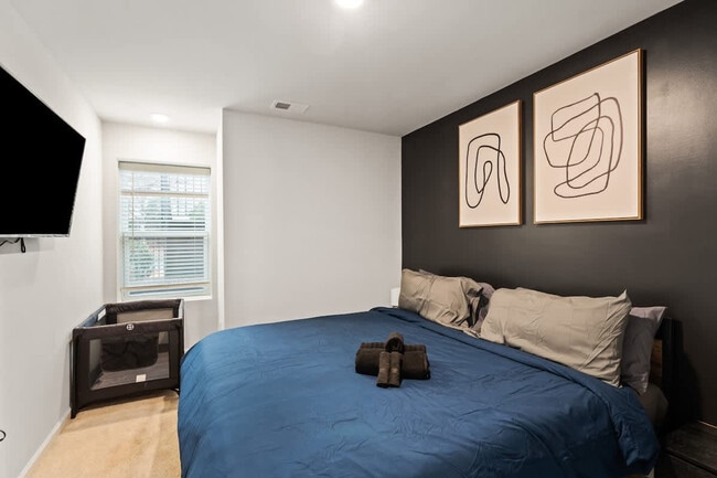 Photo - 2033 Statesville Ave Unit FL3-ID1077048P