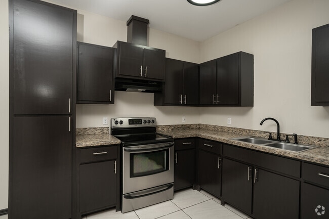 3BR, 2BA - 1,095SF - Kitchen - Rebeca Apartments