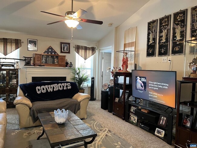 Photo - 73 Larchmont Cir