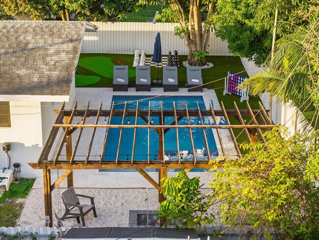 Photo - 17835 NE 6th Ave Unit SI ID1372317P