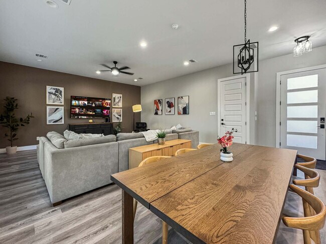 Photo - 2414 Pennsylvania Ave Unit ID1285548P