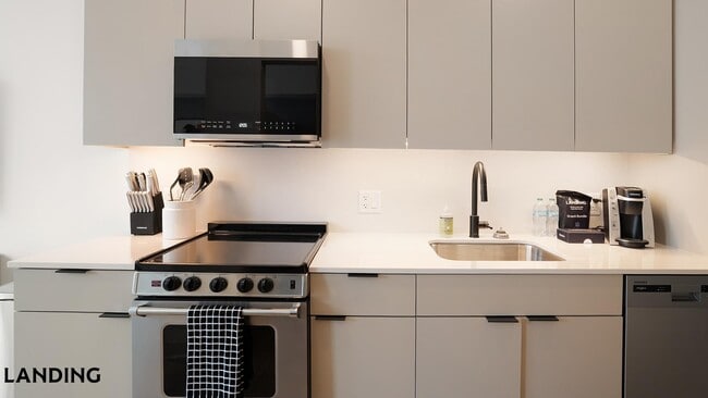 Photo - 1529 N Fremont St Unit 409