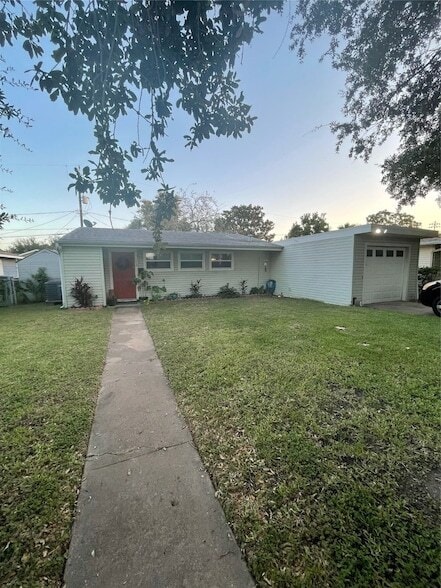 Photo - 119 Albacore Ave