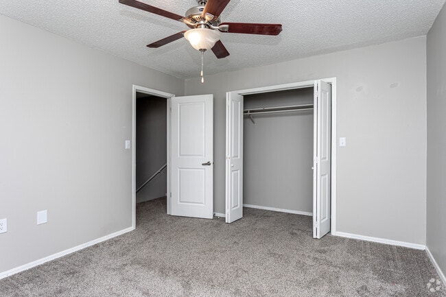 2BR, 1.5BA - 1,000 SF - Hazel - The Life at Rolling Meadows