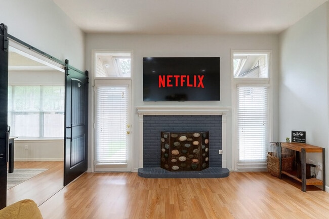 Photo - 701 Summerglen Dr Unit ID1328081P