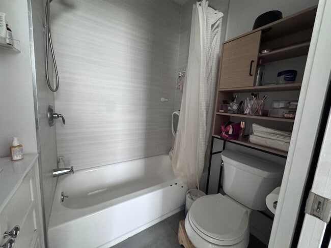 Photo - 156 Van Horne St