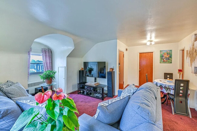 Building Photo - 80 W Kingsbridge Rd Unit ID1300016P