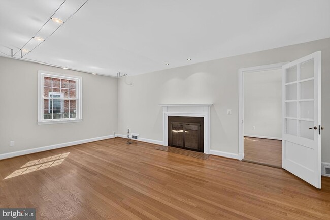 Photo - 4325 47th St NW