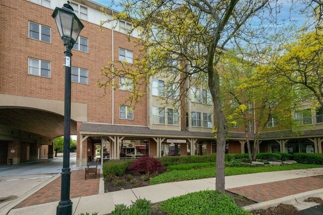 Building Photo - 100 Bokelman St Unit 330