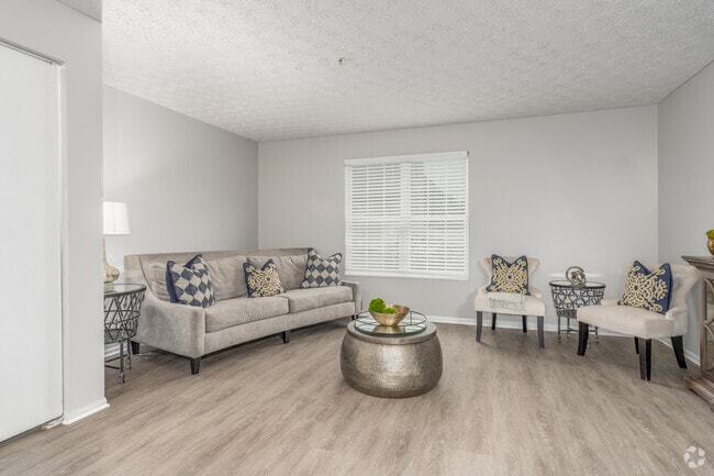 2BR, 2BA - 972SF - Living Room - Enclave at Albany Park