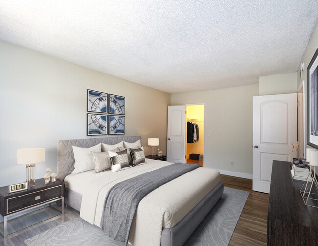 Photo - Downey Pointe Apartments