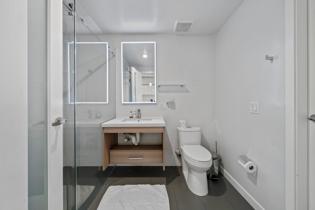 Fully furnished! - Maia Avira at Glendale